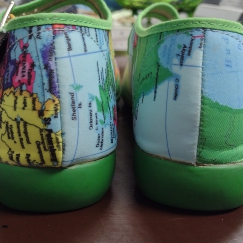 Chocolaticas Mary Jane Green and Blue World Map Flats with Strap, (2004) - Picture 3 of 9